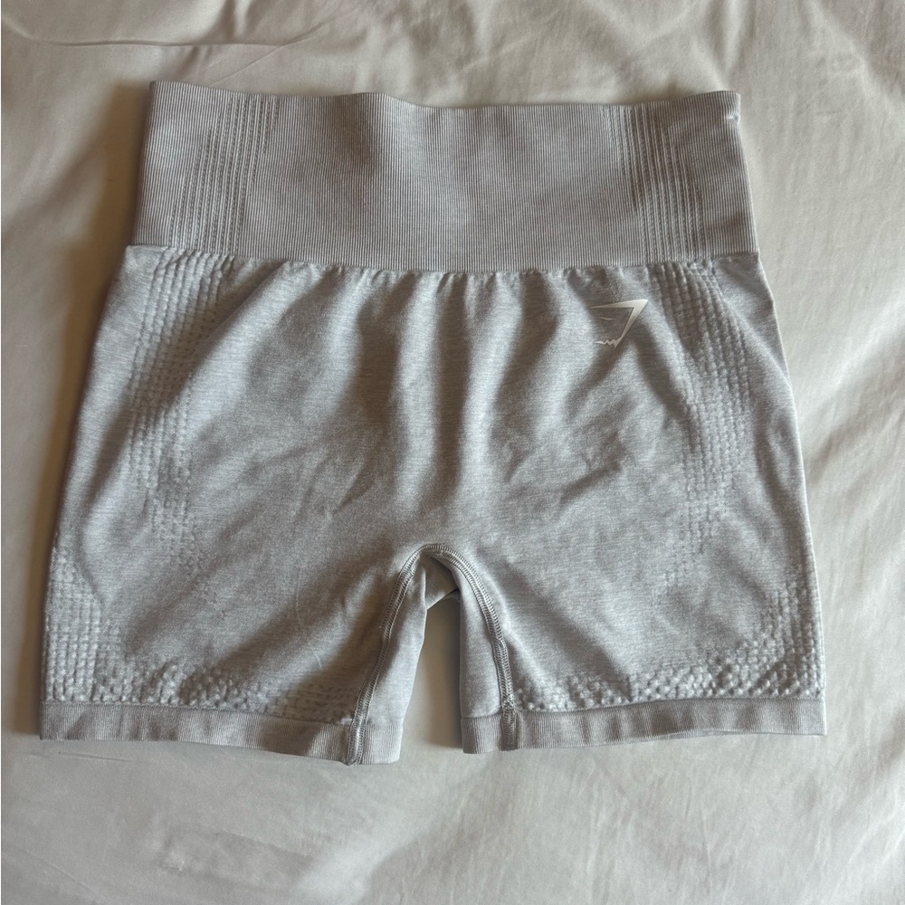 GYMSHARK vital shorts grey